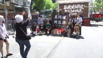 立院場內覆議案表決戰　場外青鳥尬場藍鷹