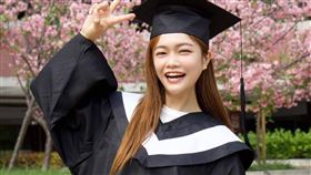 大胃王小慧常在頻道做各種挑戰。（圖／翻攝自IG／小慧）