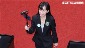 ▲國會擴權覆議案表決議場內各立委反應黃捷（圖／記者楊澍攝影）