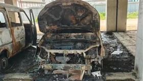 中國,砸車,國中生,報案,燒車（圖／翻攝微博）