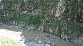 太魯閣砂卡礑步道  震災受損嚴重0403花蓮地震，太魯閣國家公園災情嚴重，正在重建階段，採分期、分區復原開放，其中砂卡礑步道受損嚴重，需待調查評估結果規劃重建方案，預計民國120年完成。中央社記者張祈攝  113年6月22日