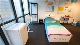 巴黎奧運選手村內部開箱巴黎奧運選手村預計7月18日開村，台灣代表隊分配到一棟獨棟的7樓公寓，擁有39間單人房，儘管沒有加裝冷氣，但採用地板冷卻系統設計，還是能有效降溫。（體育署提供）中央社記者黎建忠傳真113年1月16日