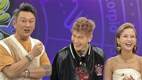 丟丟妹（右）首度同台男友（圖／JET提供）