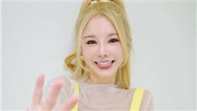 巫苡萱睽違一年再騎重機。（圖／翻攝自IG／巫苡萱）