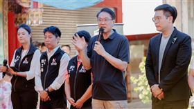 民進黨秘書長林右昌今（23）日上午率領黨公職接連二天前往基隆宣講。（圖／民進黨提供)