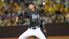 ▲王溢正在8局上登板。（圖／台鋼雄鷹提供）