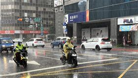 下雨,大雨,豪雨(記者賴俊佑攝影)