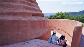 各地氣溫屢創新高，造成熱傷害的機率大幅上升，就醫人次逐年倍增，尤其孩童為好發族群，家長不可輕忽。（圖／資料照）