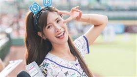 沐妍日前因為拱球員跳16蹲挨轟。（圖／翻攝自IG／沐妍）