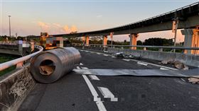 吊車,鋼板,拖板車,匝道,西向,台南,國道
