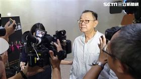 ▲台開前董事長邱復生被移送進台北地檢署，涉以不動產買賣為藉口，隱匿向民間借款2億情事，涉犯財報不實。（圖／記者楊佩琪攝）