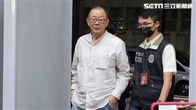 ▲台開前董事長邱復生被移送進台北地檢署，涉以不動產買賣為藉口，隱匿向民間借款2億情事，涉犯財報不實。（圖／記者楊佩琪攝）