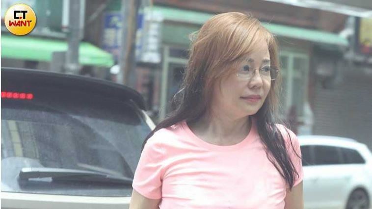 孫鵬挽回成功載妻出門　狄鶯丟兩包恐出事