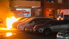 天氣太熱？彰化警局偵防車　離奇火燒車（圖／翻攝畫面）