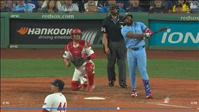 ▲小葛雷諾（Vladimir Guerrero Jr.）471英尺全壘打轟出芬威球場。（圖／翻攝自MLB官網）