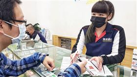 傑昇通信無痛升級5G輕鬆吃到飽月付599，送衛生紙跟保護貼。