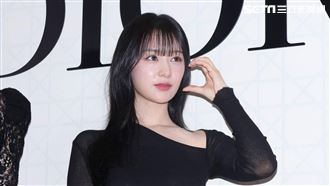 金智媛露香肩吸千人　自曝想喝珍奶吃冰