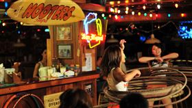 Hooters https://www.flickr.com/photos/rinux/3221127055/in/photolist-5UD7Rn-5UHqCC-952GzV-5YtDc7-5UHm9W-5yEKFS-5UHmSN-5UHkwC-bwc8X-5UCWWF-59z6jH-fsCFJK-6pXGjD-2g4m5rF-2iw7TW-5UHnQs-9LqGZN-xF1nnF-yknGJn