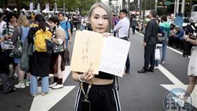 創立青鳥海外群組的湯姓女網紅Lilian（圖）遭爆開設鋼管舞課程吸金。