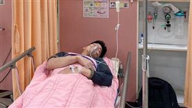 小林賢伍住院照曝光。（圖／翻攝臉書）