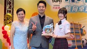 白冰冰的子弟兵張家瑋（右）得獎。（圖／陳孝志提供）