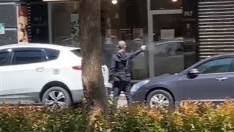 新／新店光頭男連開數十槍　開槍畫面曝