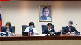 立法院內政委員會，圖中為擔任召委民進黨立委吳淇銘。（圖／翻攝立法院直播)