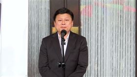 ▲國民黨總照傅崐萁於立法院議場前針對三大交通平權法案及時事回應（圖／記者陳怡潔攝影）