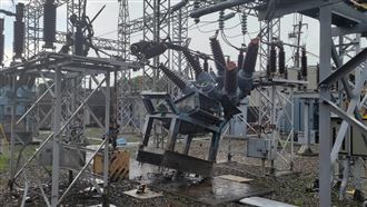 雷擊變電所！桃園2萬戶停電　驚悚畫面曝