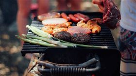 人肉當鹿肉烤！「食童狂魔」邀鄰居烤肉聚餐　鄰居：幫忙吞下去滅證？