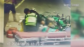 影／熱爆！郵差烈日下送信騎到昏　加護病房搶命