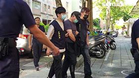 ▲台北市大同分局李姓警員涉嫌替婚外情對象，經營養生館、網路博奕的越南籍阮姓女子，查詢、外洩賭客個資，被移送北檢複訊。（圖／記者楊佩琪攝）