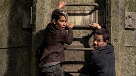 馬克華伯格、荷莉貝瑞《當我們盟在一起》。（圖／Netflix）