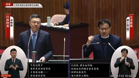 賴士葆質詢卓榮泰。(圖/翻攝自國會頻道)