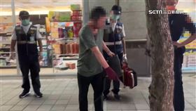 稱遭陌生人「鐵鎚敲頭」　高雄醉男掛彩倒臥超商