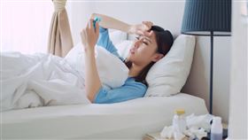 一直躲在冷氣房，當心引發「冷氣病」。（圖／canva）
