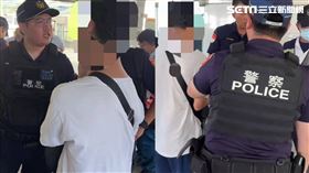 ▲男子突如其來的舉動嚇壞車上其他乘客，馬上按下緊急按鈕通報司機員，所幸保全及時壓制，無人受傷。