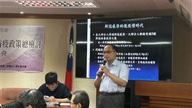 感染症醫學會秘書長王振泰示警，「4族群」有重症風險。（圖／記者簡浩正攝影）