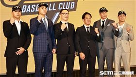 ▲中華職棒35年季中選秀會，中信兄弟球團和選擇的球員合影。（圖／記者劉彥池攝影）