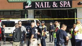 美國紐約長島鹿園（Deer Park）地區昨天（28日）發生一起重大車禍事故，一輛貨車不明原因衝撞進當地一家美甲店，造成店內4人死亡、9人受傷。警方指出，肇事駕駛也被送醫救治，目前尚不清楚這起事故是意外還是故意造成。