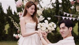 歐陽妮妮被張書豪求婚成功。（圖／翻攝自張書豪 IG）