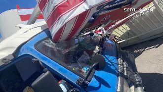 武聖夜市7級強風　吹倒小摩天輪砸毀貨車