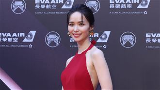 陳明珠金曲紅毯暴瘦現身　黃偉晉露壯溝