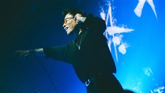 中國歌手臨時缺席就奪「最佳作曲人獎」