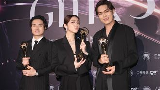 告五人以〈又到天黑〉首度拿下年度歌曲獎