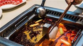 海底撈美甲要收錢了？傳「最高收3百」常客炸鍋　官方這樣說