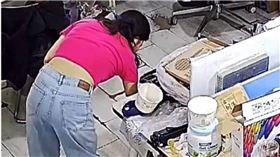 女子點蚊香下班「忘記熄」燒毀400坪倉庫