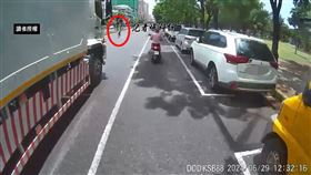 男童,馬路,硬闖,緊急剎車,高雄