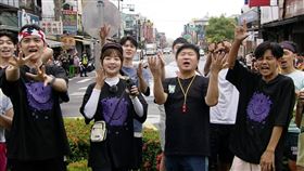 胡瓜（中）、籃籃跟阿翔主持。（圖／民視提供）