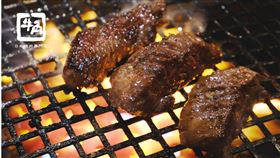 「牛角日本燒肉專門店Taiwan Gyu-Kaku」臉書粉專貼出聲明稿強調，已和顧客完成聯繫，並致上十二萬分的歉意，往後我們會更加注意店內的環境衛生，避免相同的狀況再次發生。（圖／翻攝自牛角日本燒肉專門店粉專）